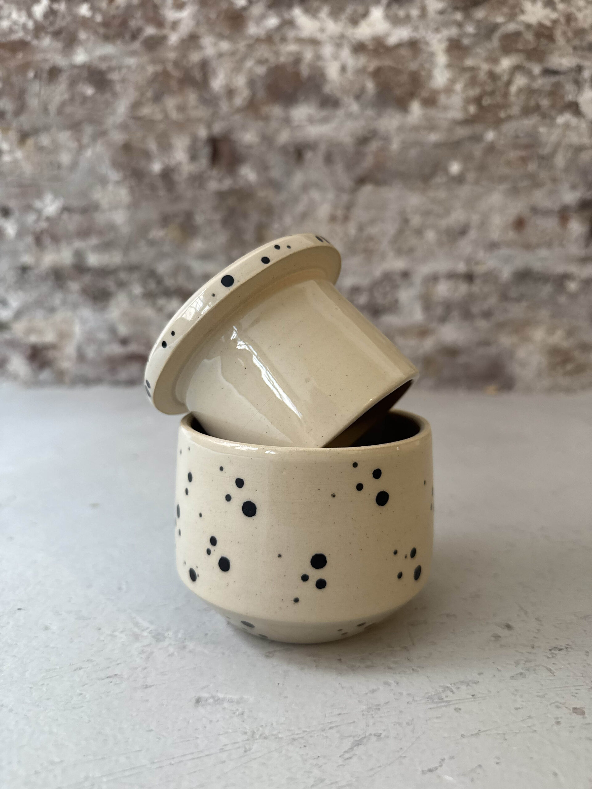 NOIR / DOT / BUTTER DISH
