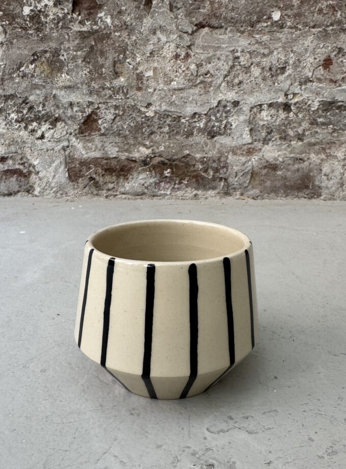 NOIR / LINE / CUP