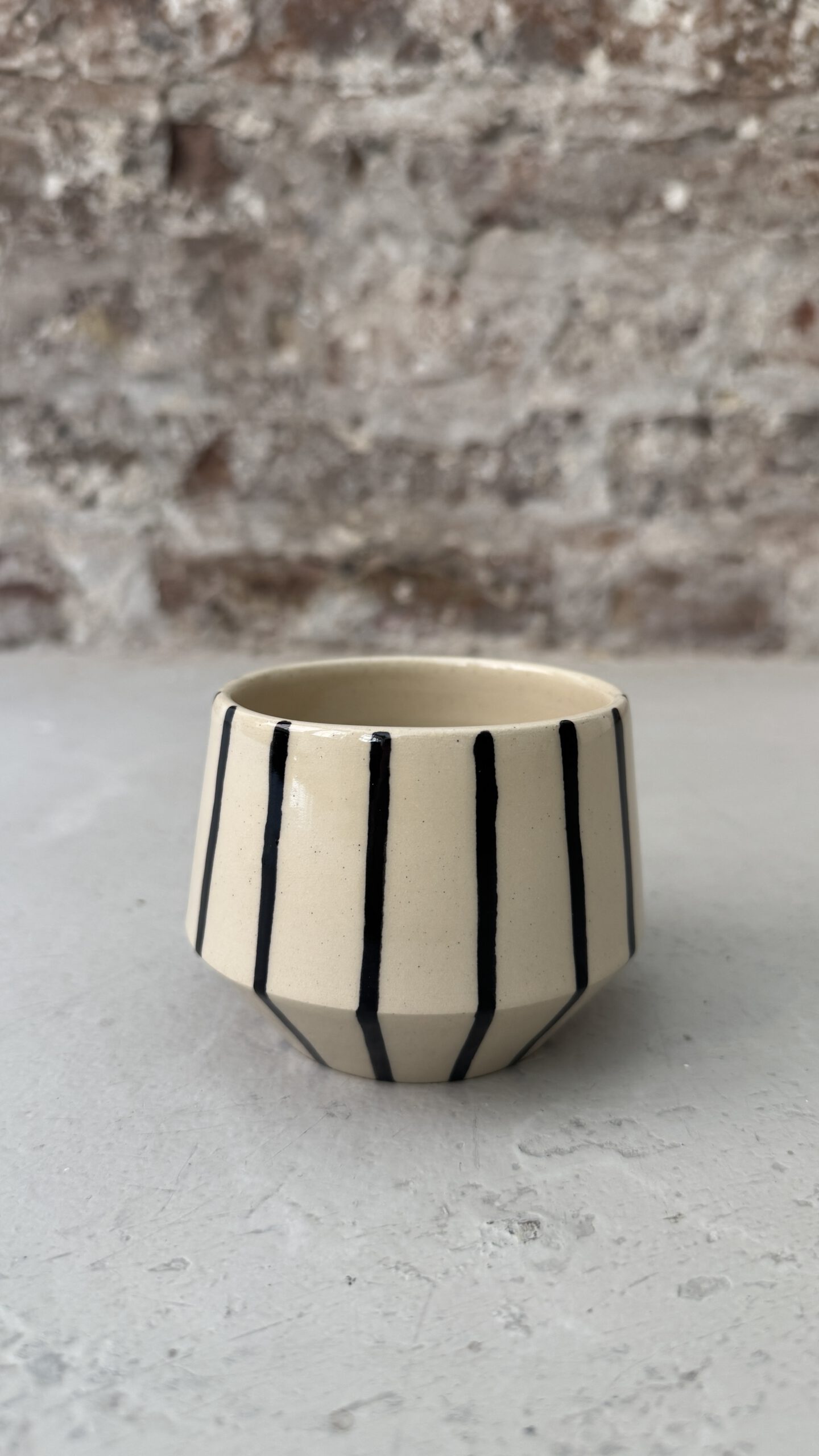 NOIR / LINE / CUP
