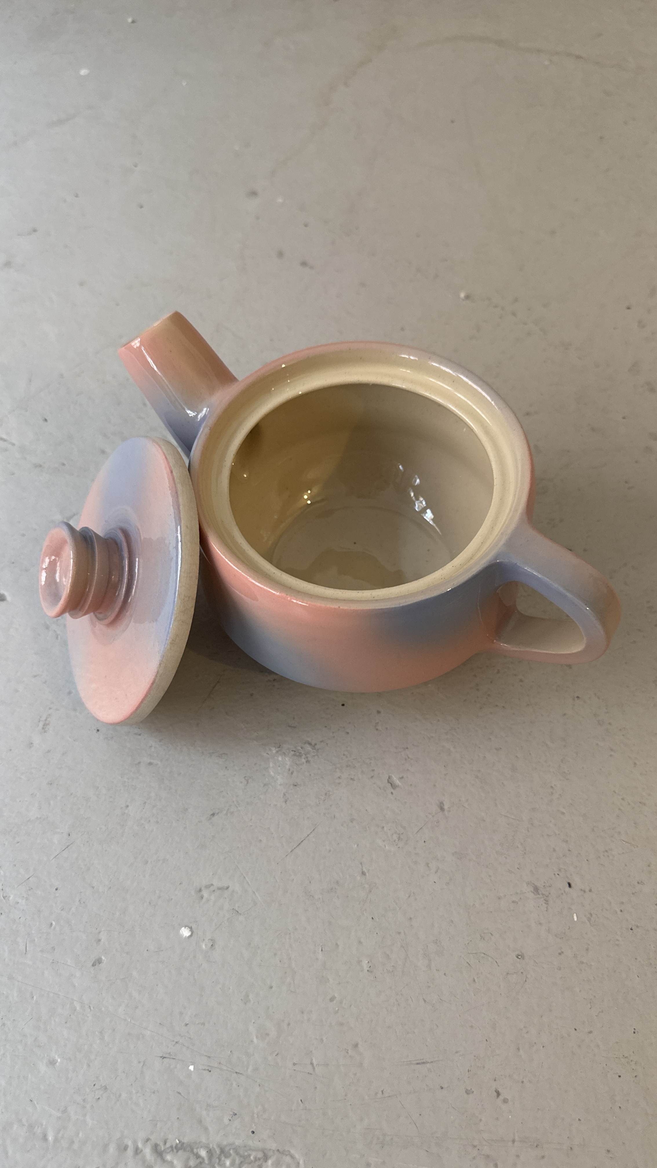 FADE / GLOW / TEAPOT – Bild 9