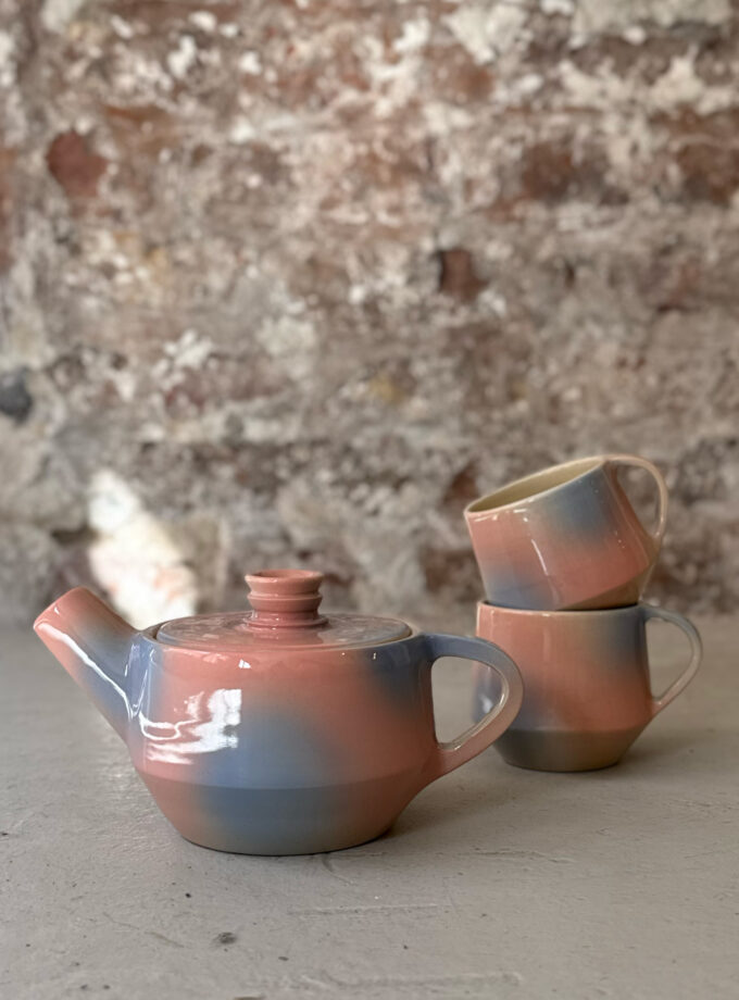 FADE / GLOW / TEAPOT
