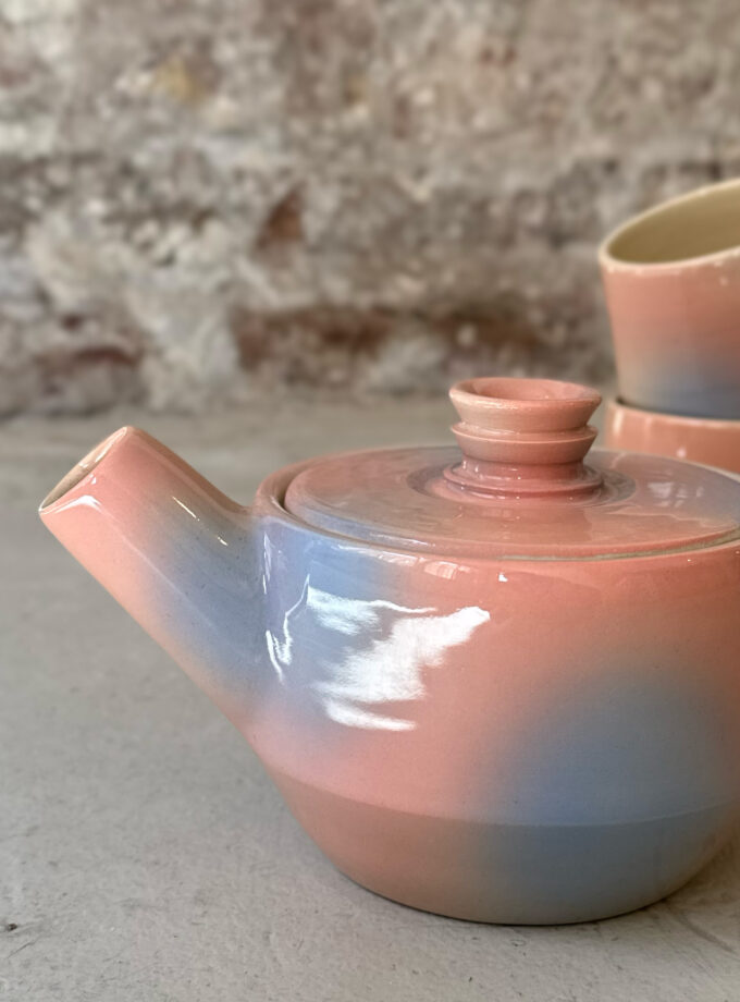 FADE / GLOW / TEAPOT