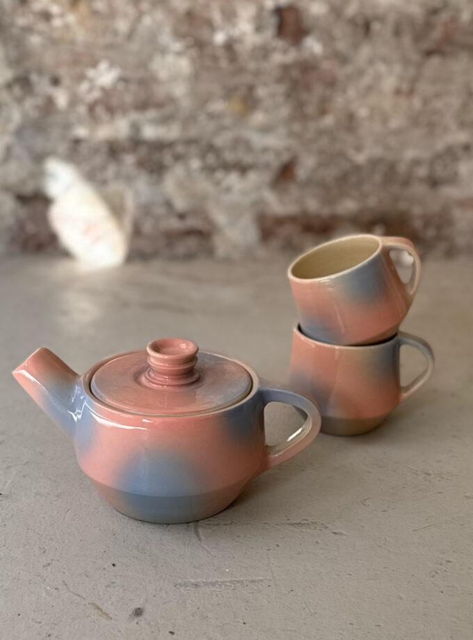 FADE / GLOW / TEAPOT