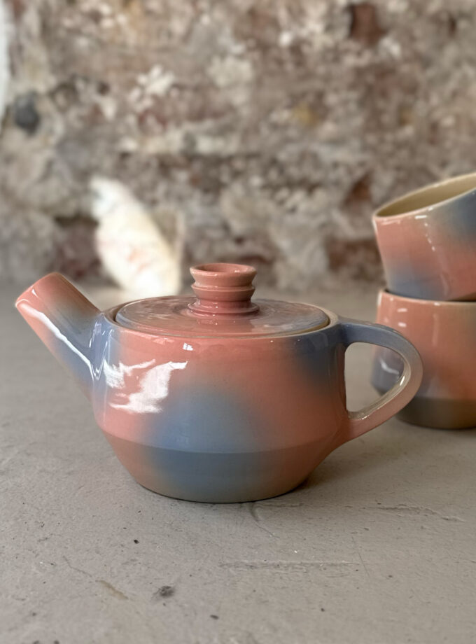FADE / GLOW / TEAPOT