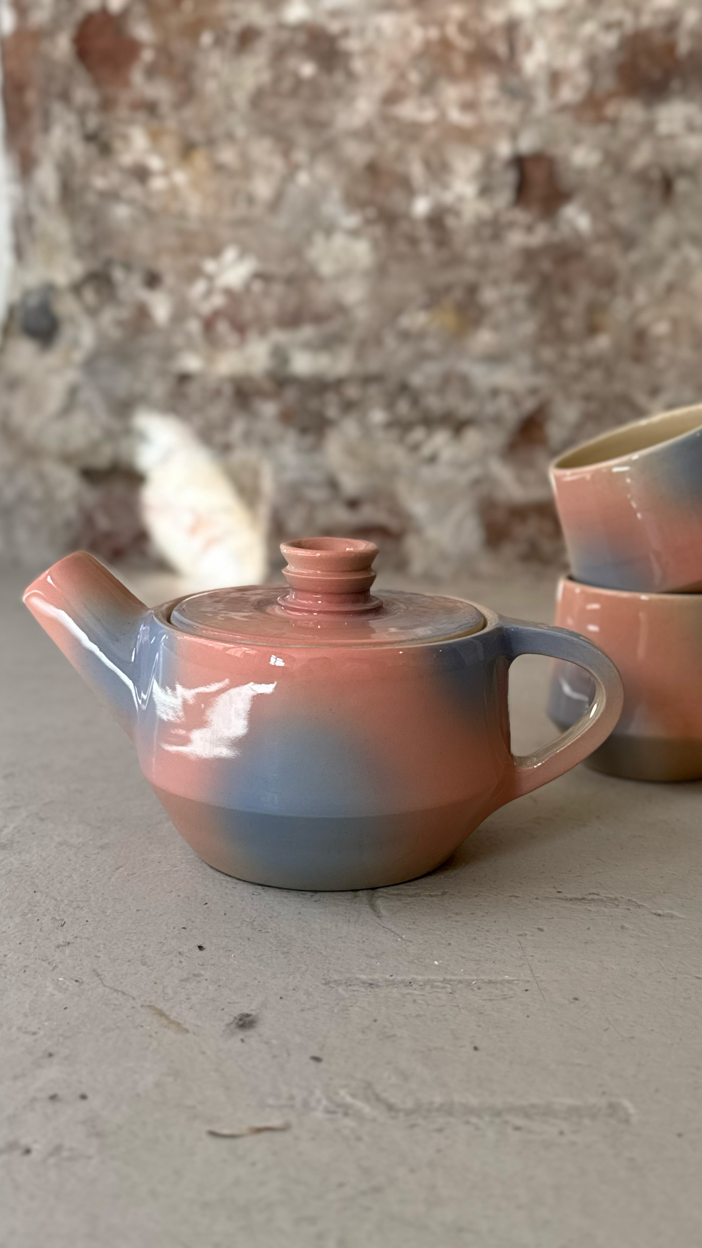 FADE / GLOW / TEAPOT