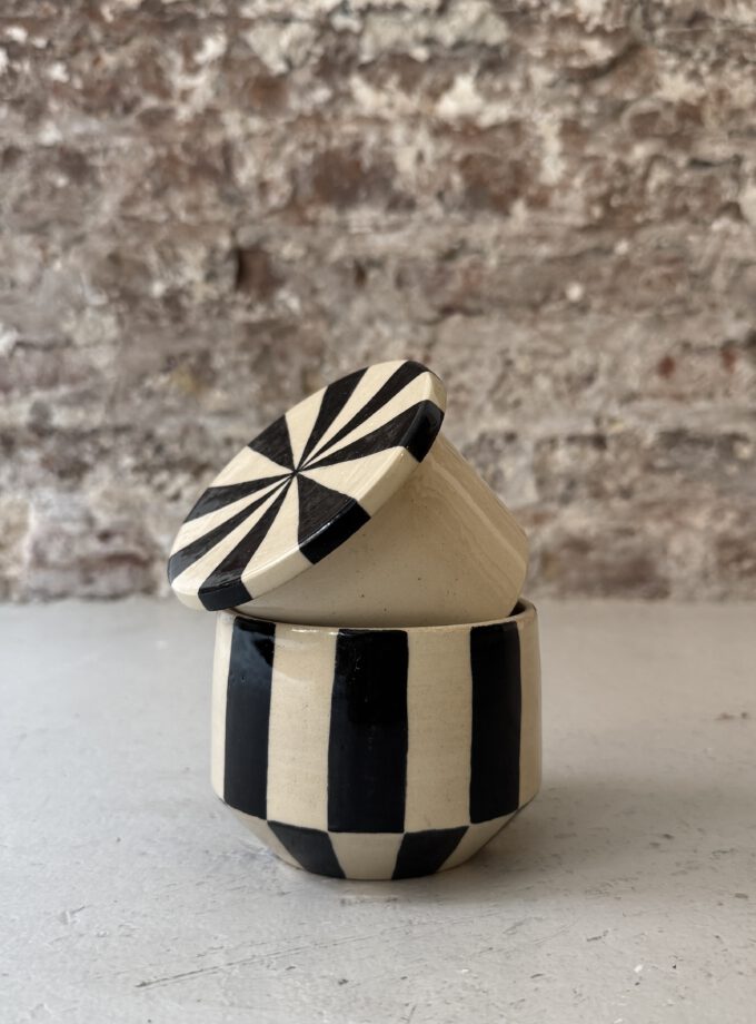 NOIR / GRID / BUTTER DISH