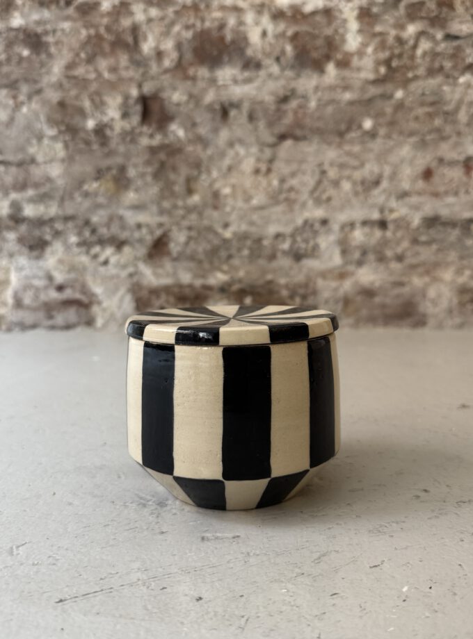 NOIR / GRID / BUTTER DISH