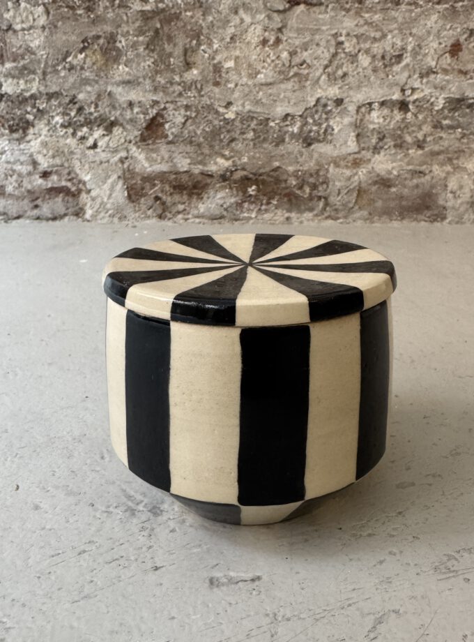 NOIR / GRID / BUTTER DISH