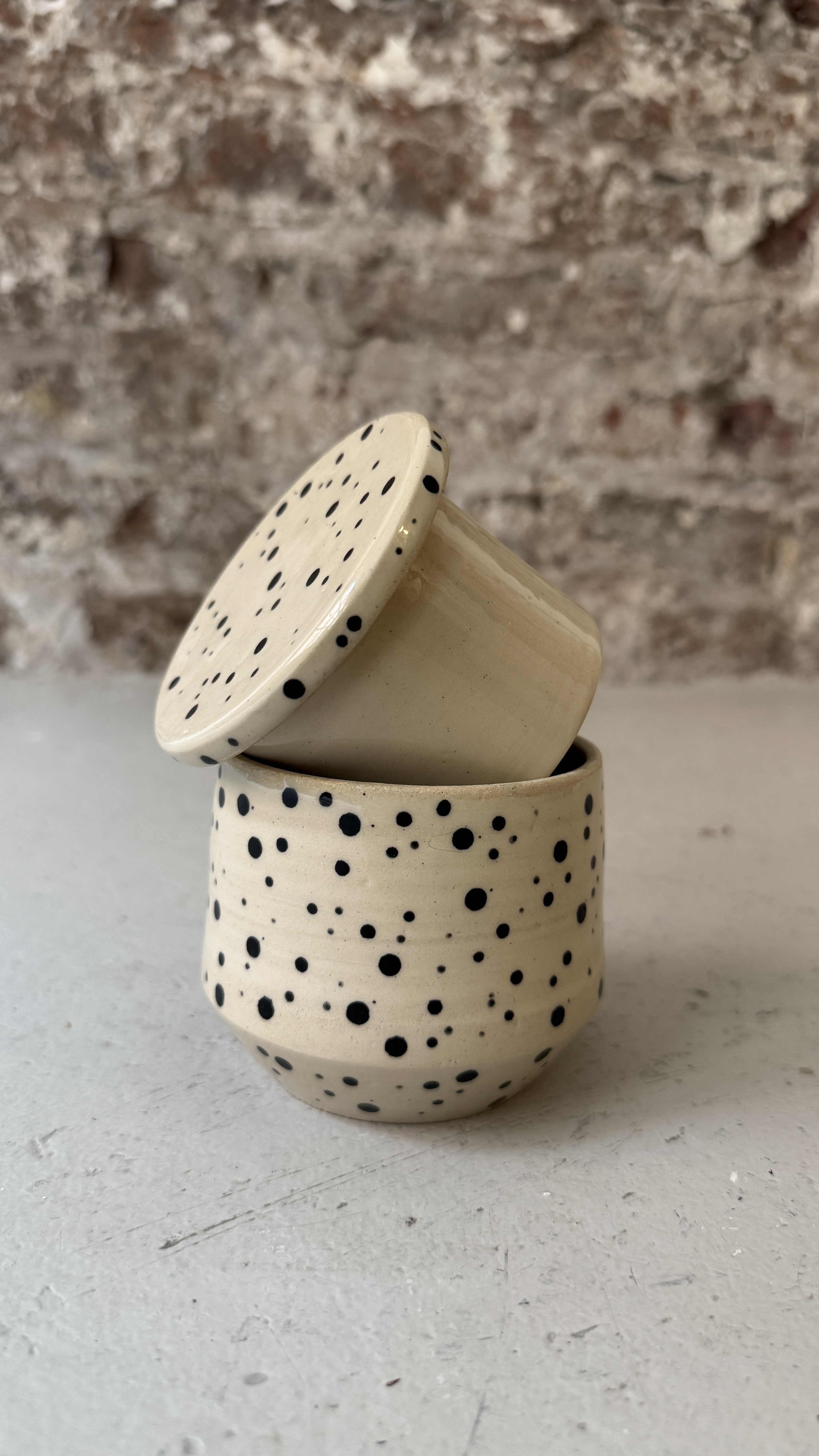 NOIR / DOT / BUTTER DISH